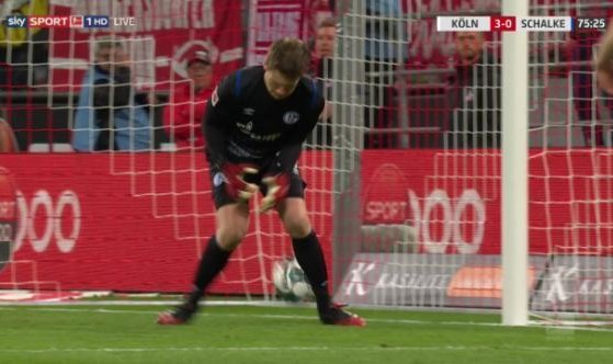  沙尔克04历史性降级引发球迷抗议潮  