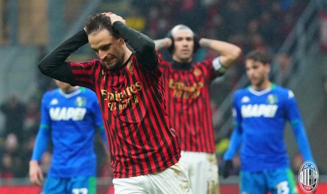  那不勒斯防线失误频出主场惨遭萨索洛逼平  