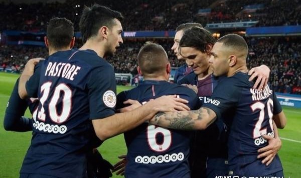  巴黎圣日耳曼主场大胜，里昂遭遇三连败  