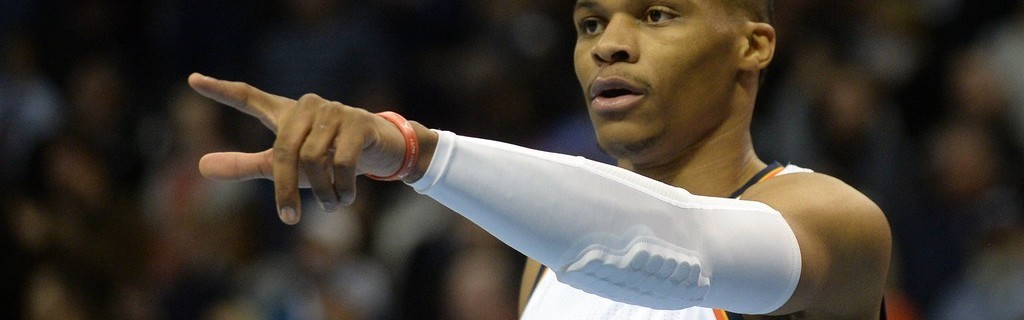  亚历山大34分雷霆击溃活塞  