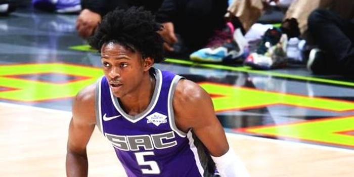  福克斯三双国王轻取雷霆  