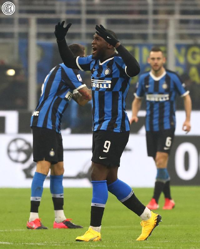  AC米兰德比战险胜国际米兰延续不败金身